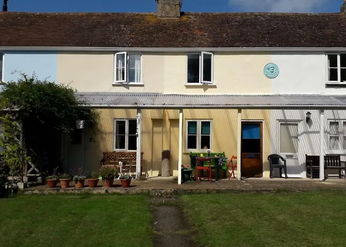 3 Lymbrook Cottage
